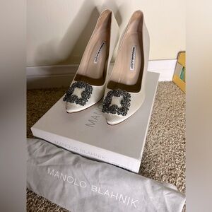 Manolo Blahnik Hangisi